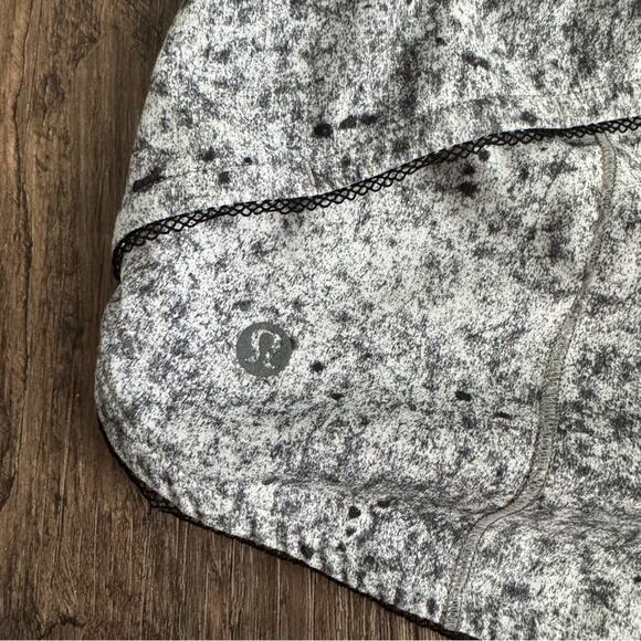 Lululemon Speed Up Short Awaken 2.5" - Size 6 - Picture 6 of 12